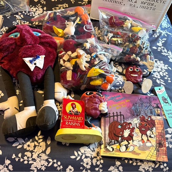 ACME Other - Huge ACME California Raisins collection lot